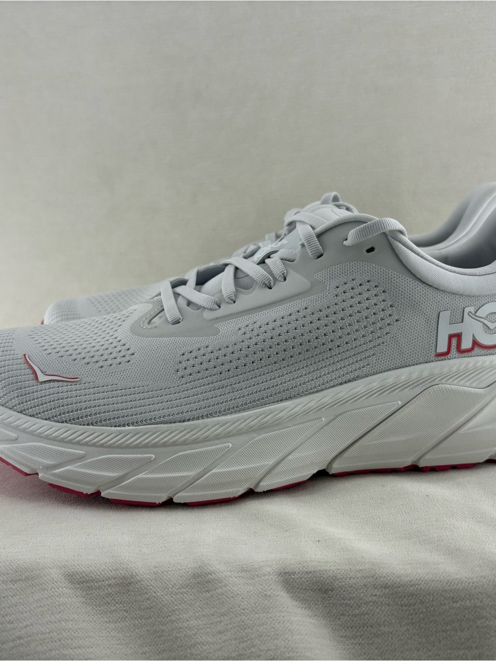 Hoka Arahi 7 grey Running Shoes women’s 12D/ men’s 11 / 45 1/3 NEW